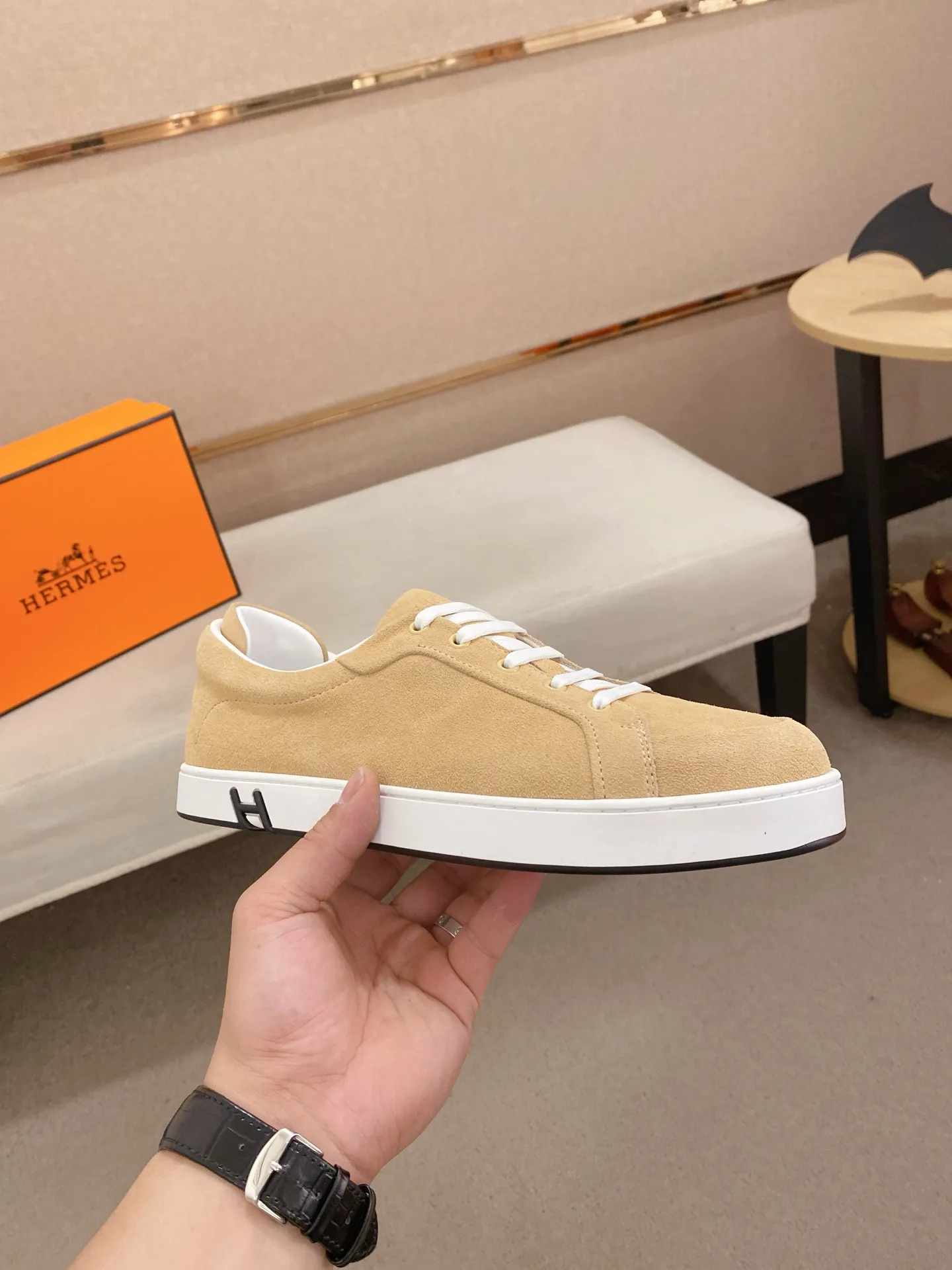 Men's clothing and shoes💰: 442💰《HERMES》【Classic original single version】Hermès; top 🔝purchase agent🔍🔍men's latest 🇺🇸 counter sales simultaneously, imported from Italy original ▲▲cowhide ▲▲ (high-end, nobility, class) ) Exquisite workmanship (Italian 🇮🇹 imported water-dyed 🐂 cowhide lining) sole: original sole provided by the original factory, ⚠️exclusive double-layer activity·TPR·rubber·combined molded outsole; super comfortable·wear-resistant·non-slip·environmental protection The real thing is more beautiful if you take the real thing (high quality, follow the order). You can enter and exit the counter at will * Number of yards: 38-44 (45 can be customized and cannot be returned or exchanged)
